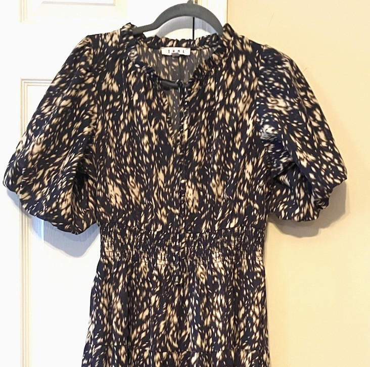 THML SMALL Boho Anthropologie Puff Sleeve Sassy Classy Flowy Tiered Maxi Dress😍