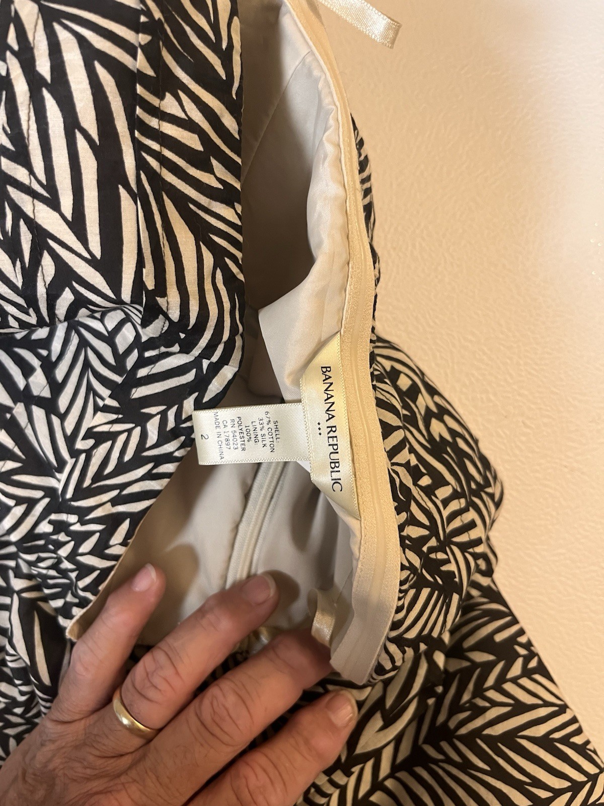 Banana Republic Silk Blend Dress Strapless Knee Length Bold Leaf Print Sz 8