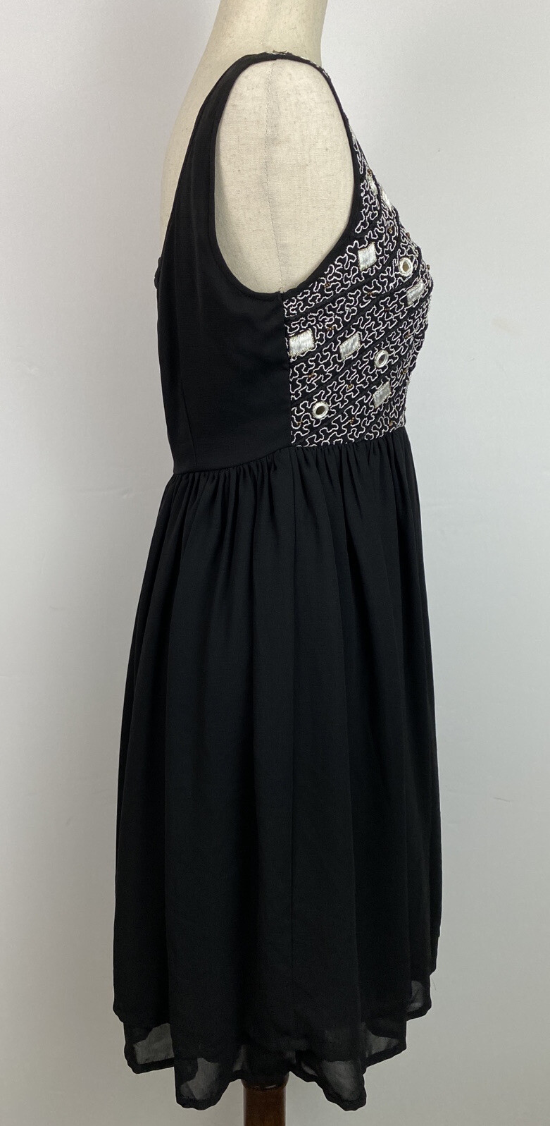 Madison Womens Dress Size Small Black Embriodered