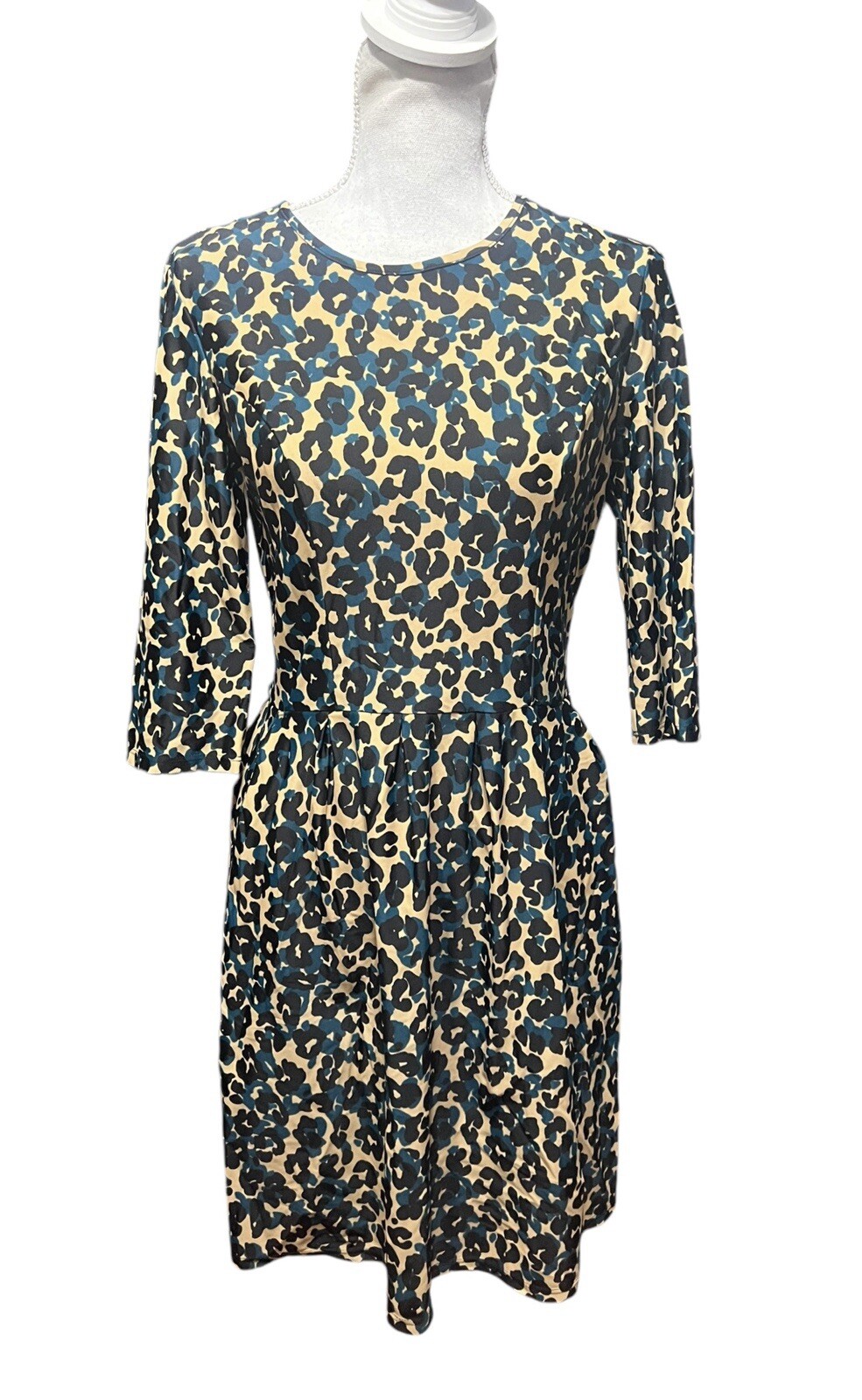 Jude Connally Beige Blue and Black Cheetah Dress – Quarter Sleeve Size Small NWT