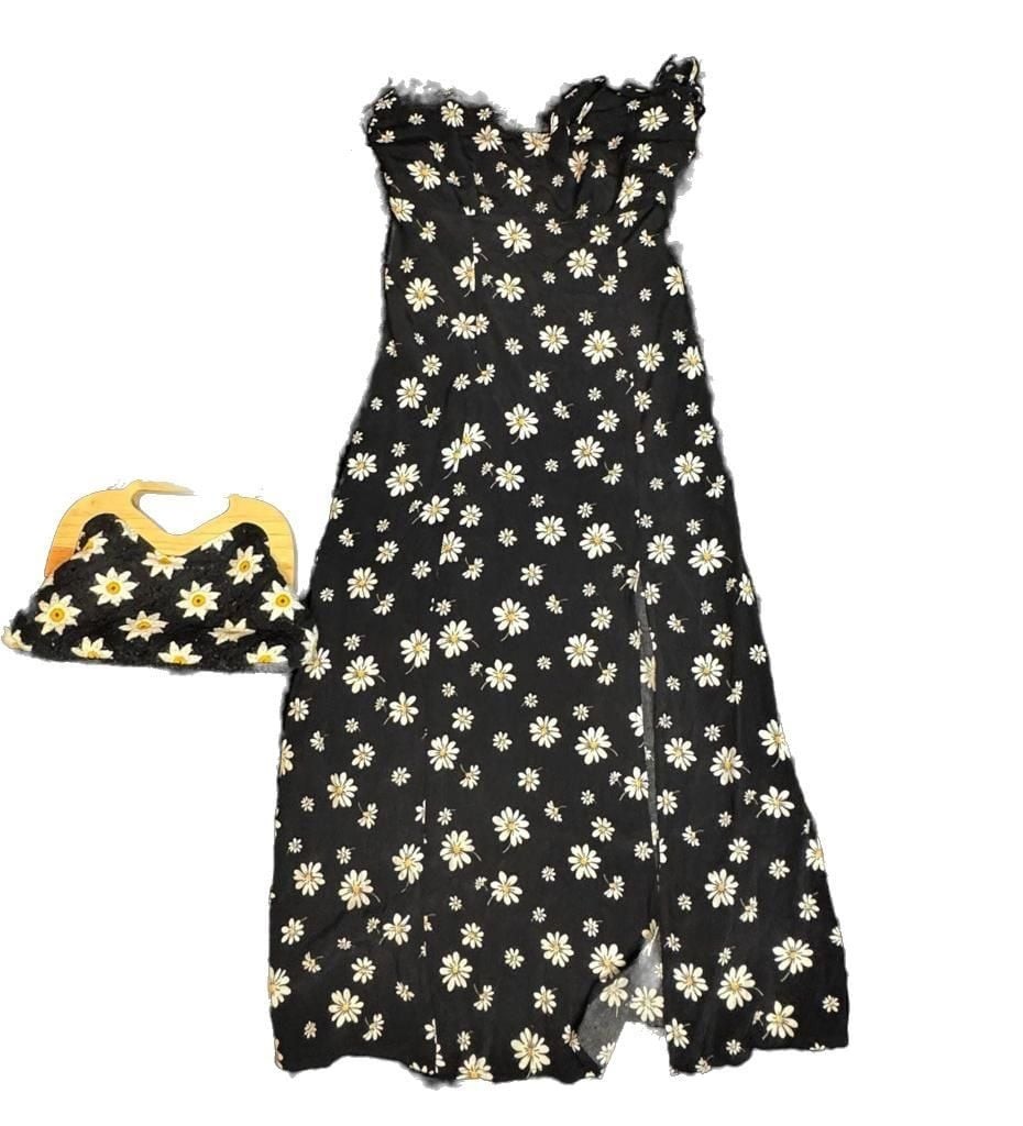 Black Daisy Print Spaghetti Strap Maxi Dress with Front Slit