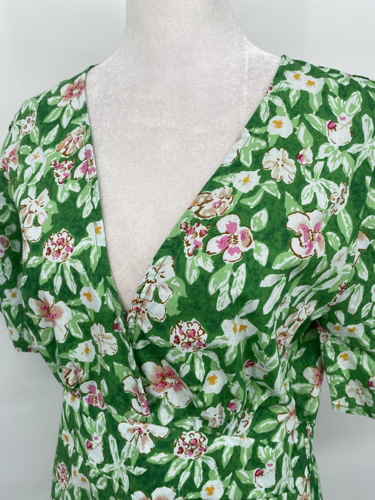THML Dress Womens Medium Green Floral Puff Sleeve Ruffle Hem Coastal Cottage
