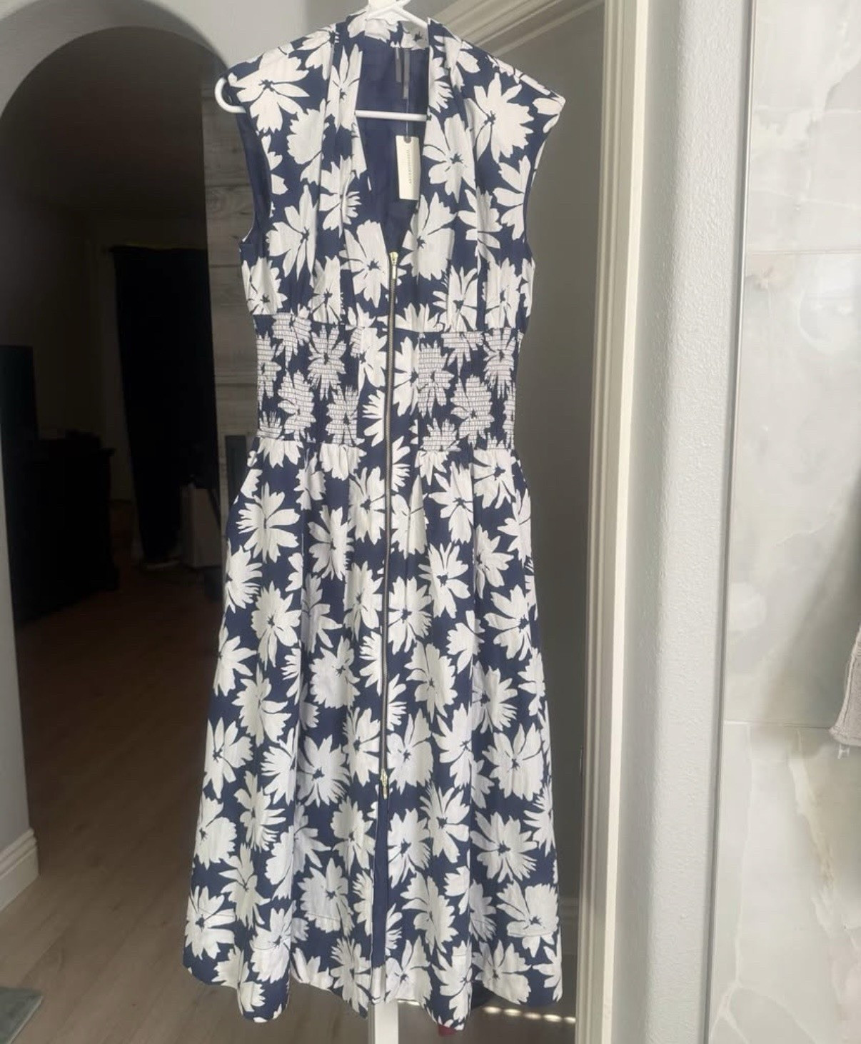 Maeve Zip-Front Midi Dress M Blue White Floral V-Neck Sleeveless Pockets
