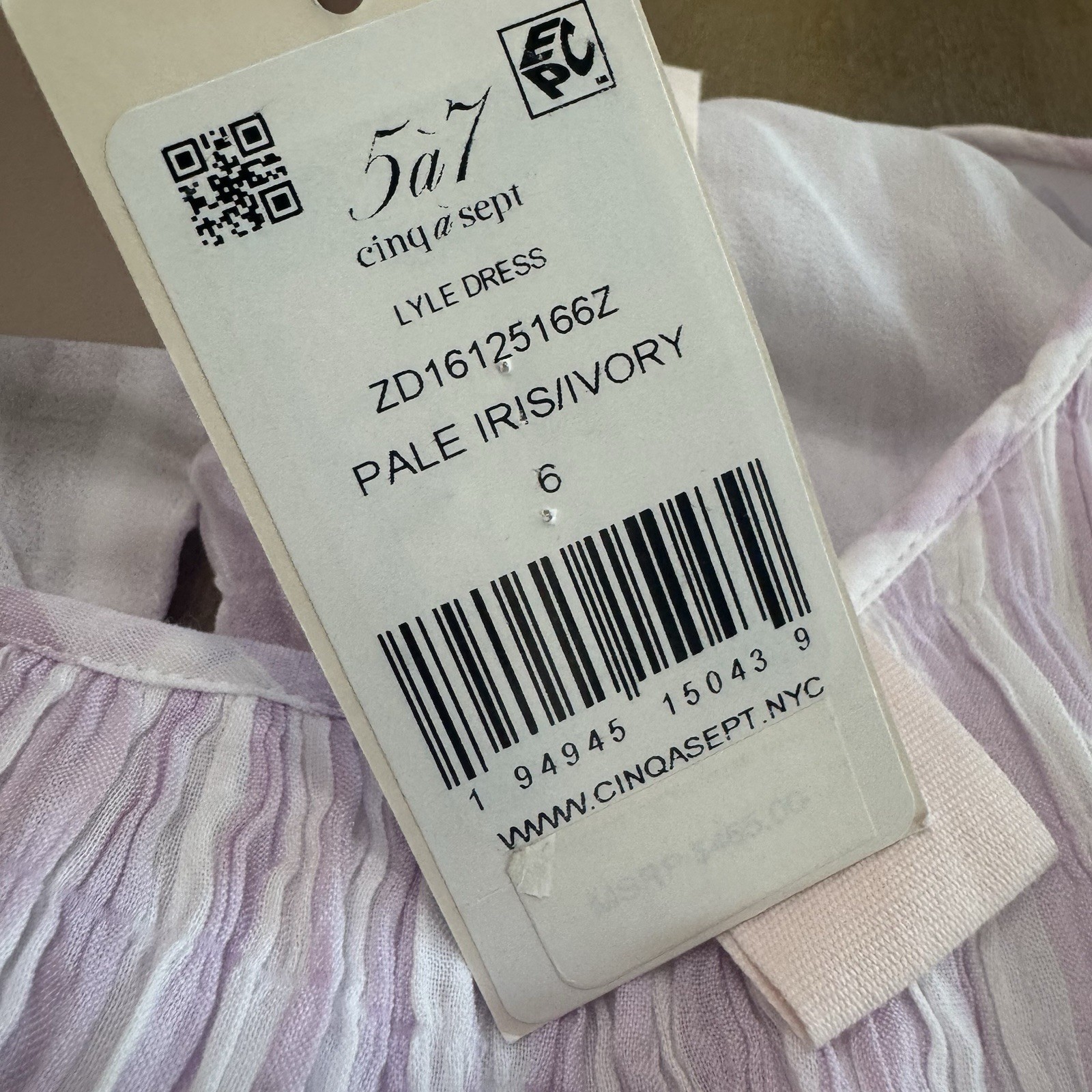 Cinq à Sept Seersucker Midi Dress Size 6 Lavender Ivory Smocked Elastic Waist