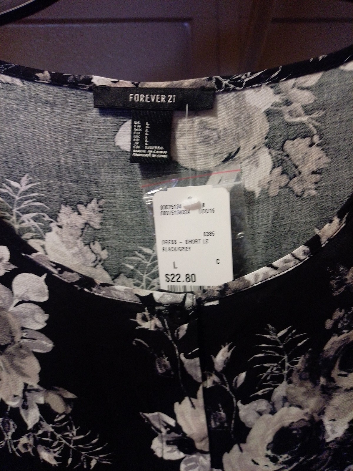 Sexy NWT New FOREVER 21 Black White Rose Print Short Dress Large With Buttons