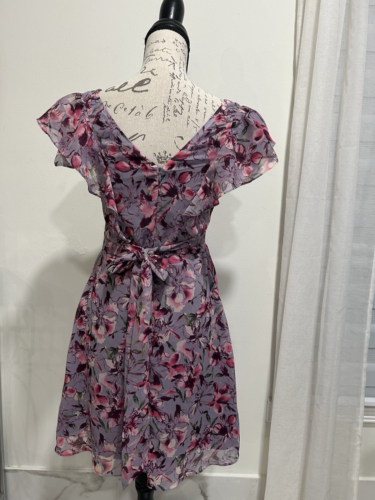 Express Lavender Floral Midi Dress Pink Accents V-Neck Flutter Short Sleeve 6