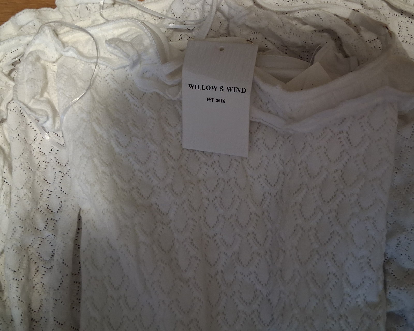 Willow & Wind White Solid Lace Sheath Dress Ruffle Puff Long Sleeve Lined S