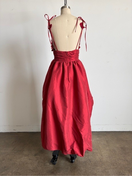 $689 For Love And Lemons “Esmeralda” High-Low Appliqué Gown in Red Sz Small
