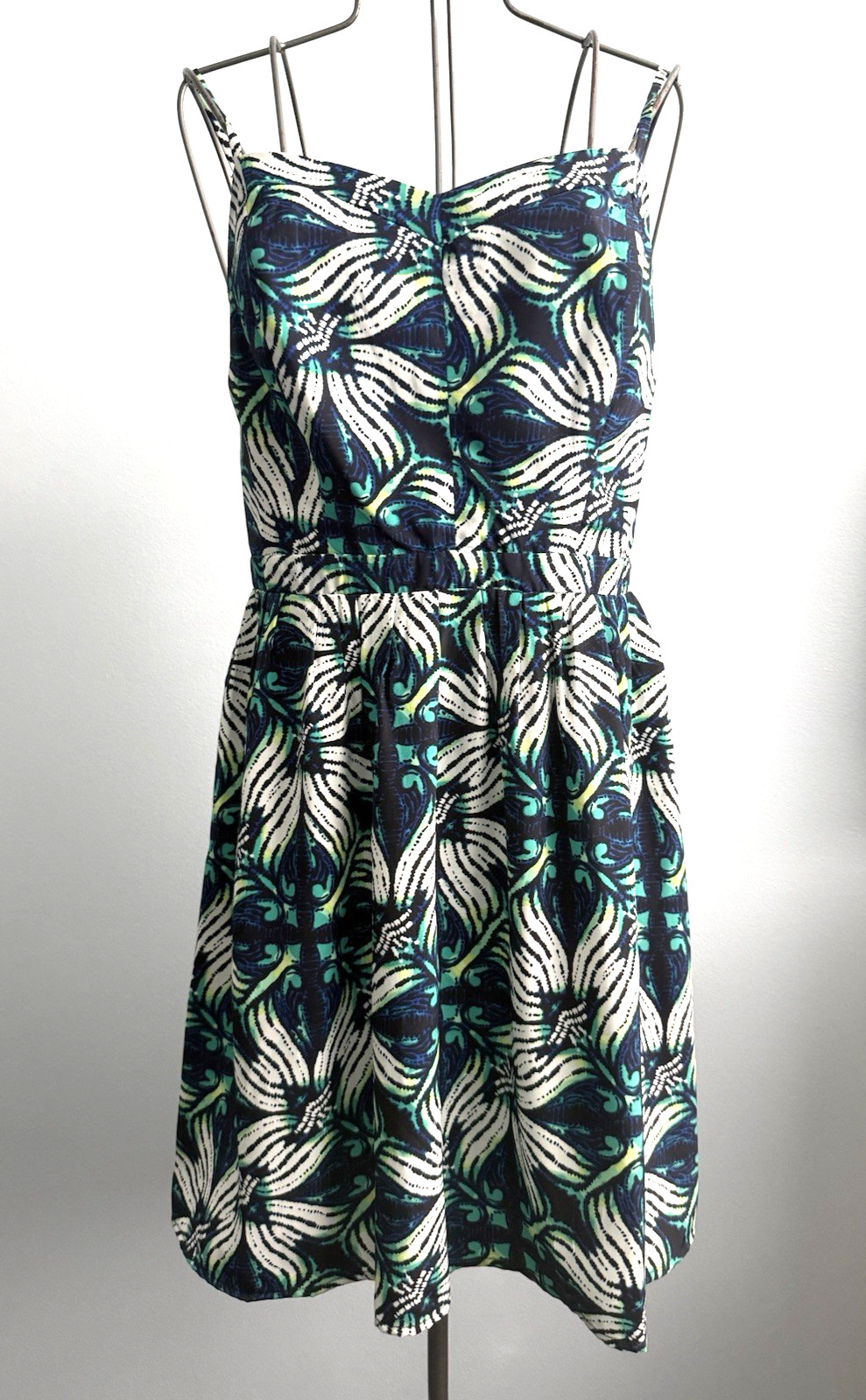 Gap Sundress Colorful Adjustable Spaghetti Straps Smocked Back Women’s Size 8