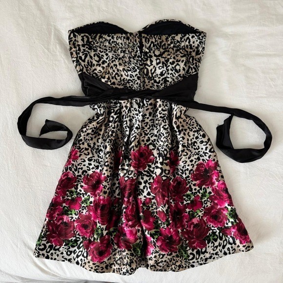 2000s Speechless strapless babydoll leopard print dress
