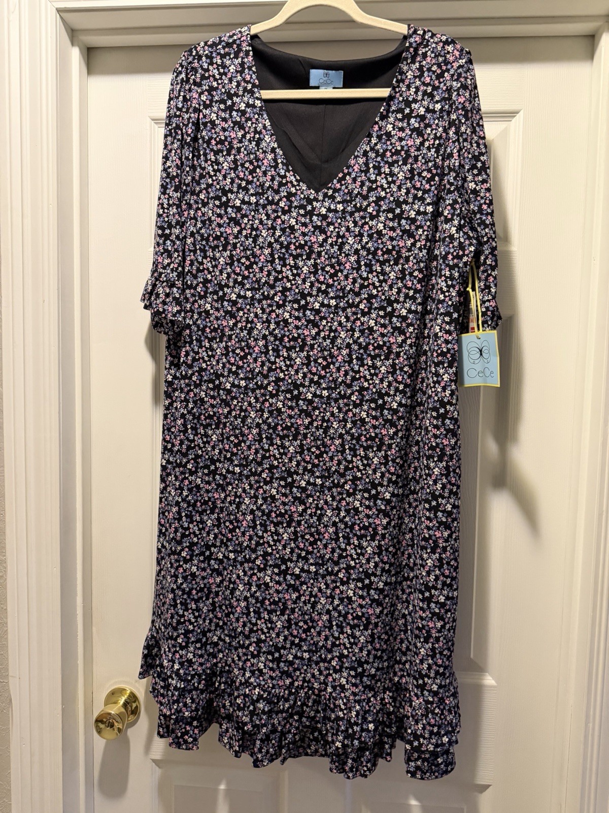 CeCe Black Pink White Floral V-Neck Dress Women’s Plus 2X 3/4 Ruffle Knee