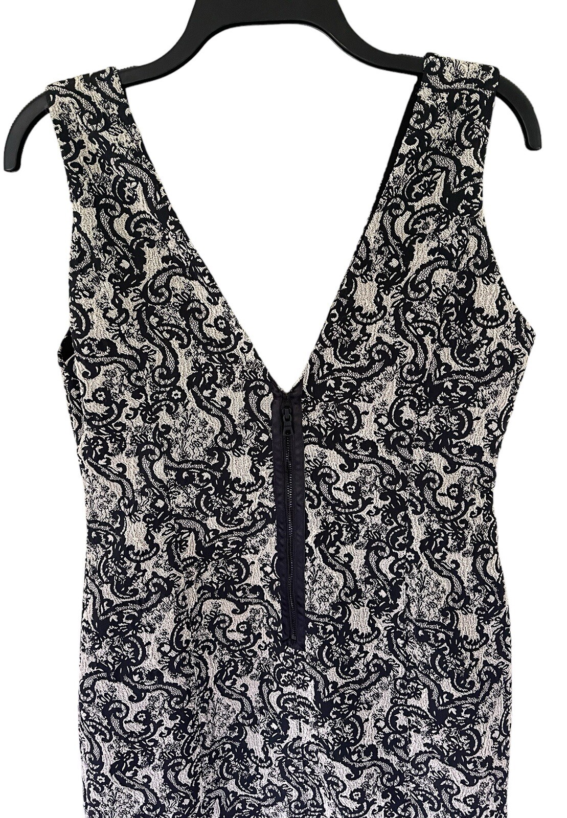 NWT Alice+Olivia Black Ivory Mini Dress Deep Plunge V Neck Size 12