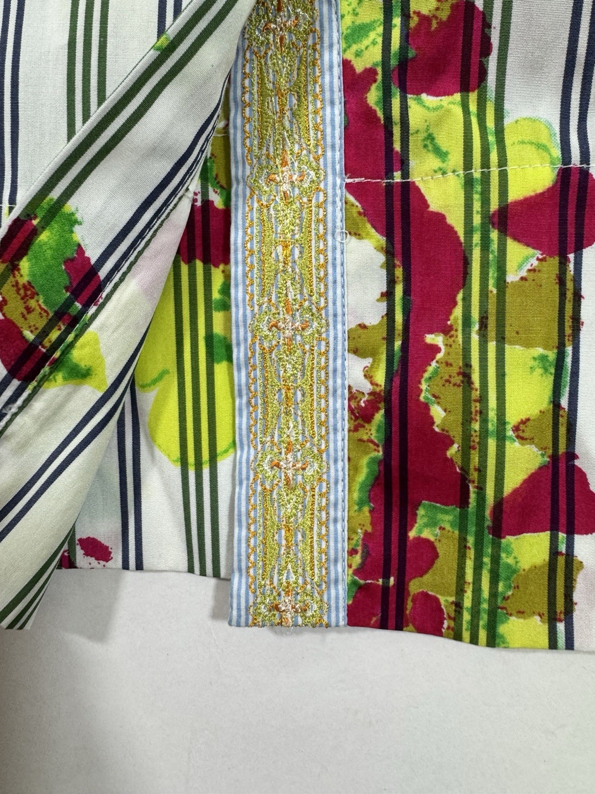 Robert Graham Button Front Dress Collared Size Large Striped Paisley