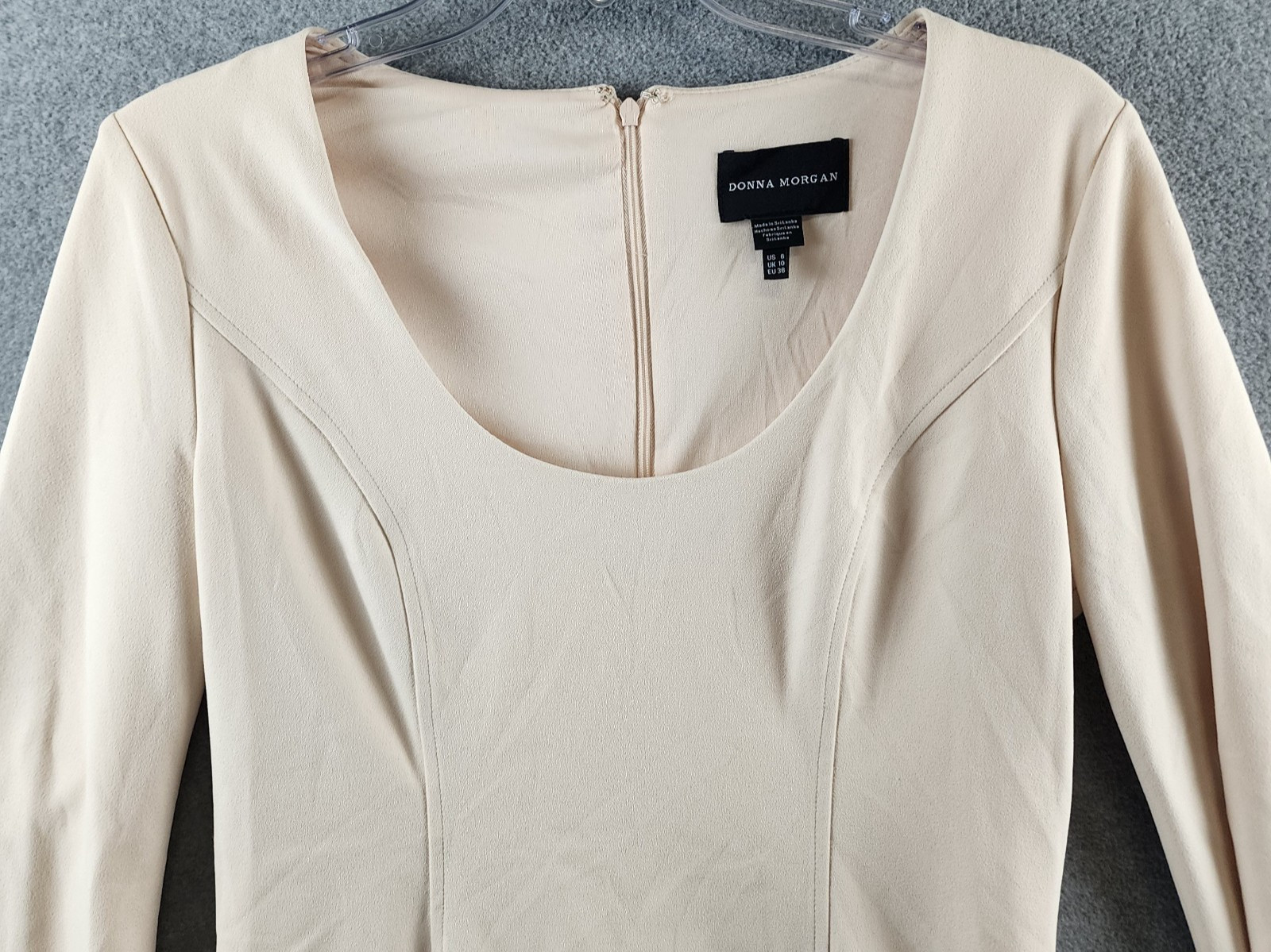 Donna Morgan Scoop Neck Long Sleeve Mini Dress Women’s 6 Horn Back Zip Closure