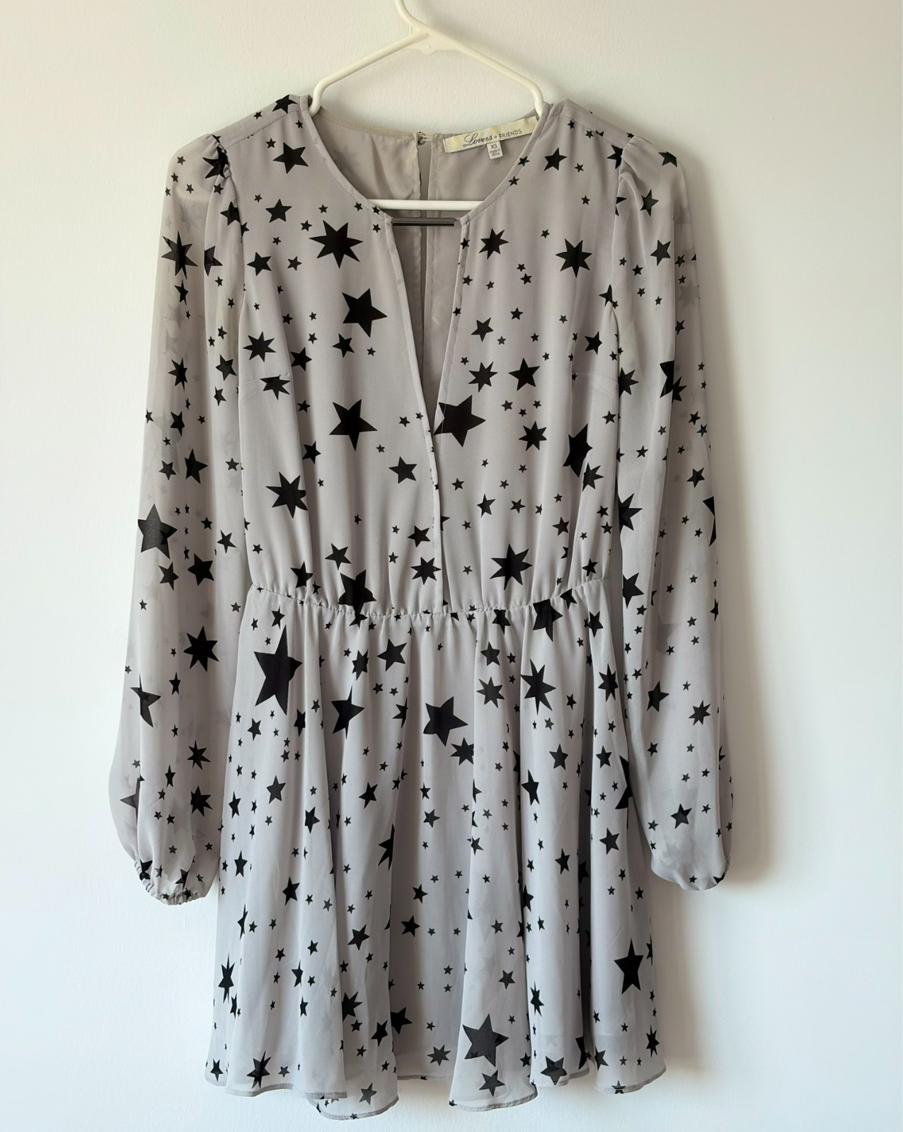 Lovers + Friends Grey Black Star Print Chiffon Long Sleeve Mini Dress Size XS