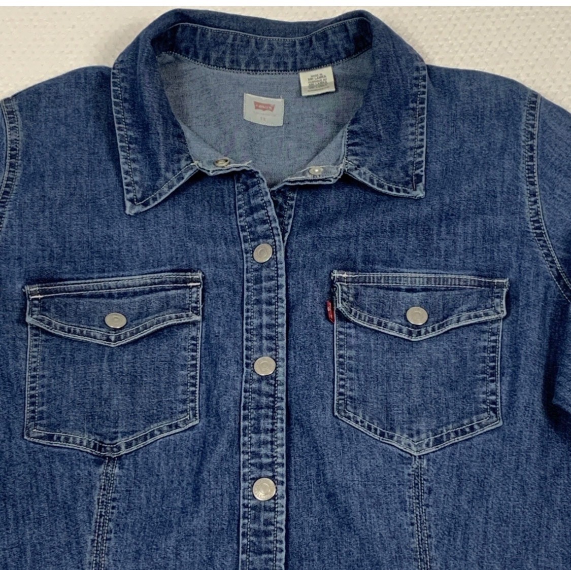 Levi’s Ellie Blue Denim Snap Closure Dress Size 4XL. Great condition.