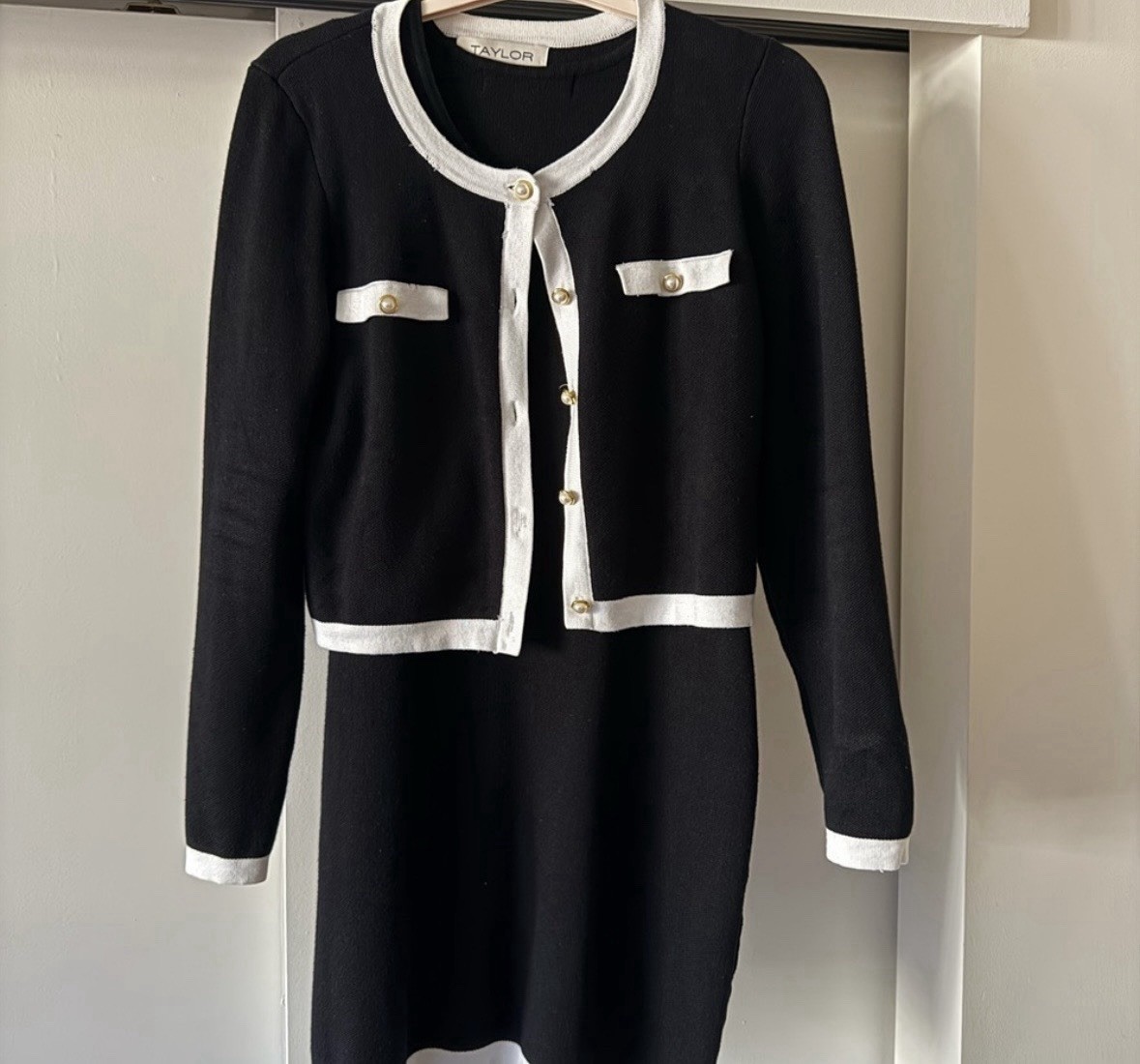 Chic black knit 2 Pc cardigan dress by Taylor. Ideal for Any Occasion Xs