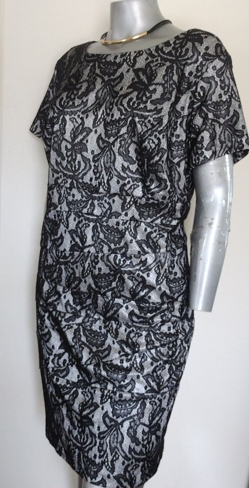 WOMAN ALYX OCCASION LACE KNEE DRESS Size 24W SHORT SLEEVE ZIPPER BLACK/WHITE