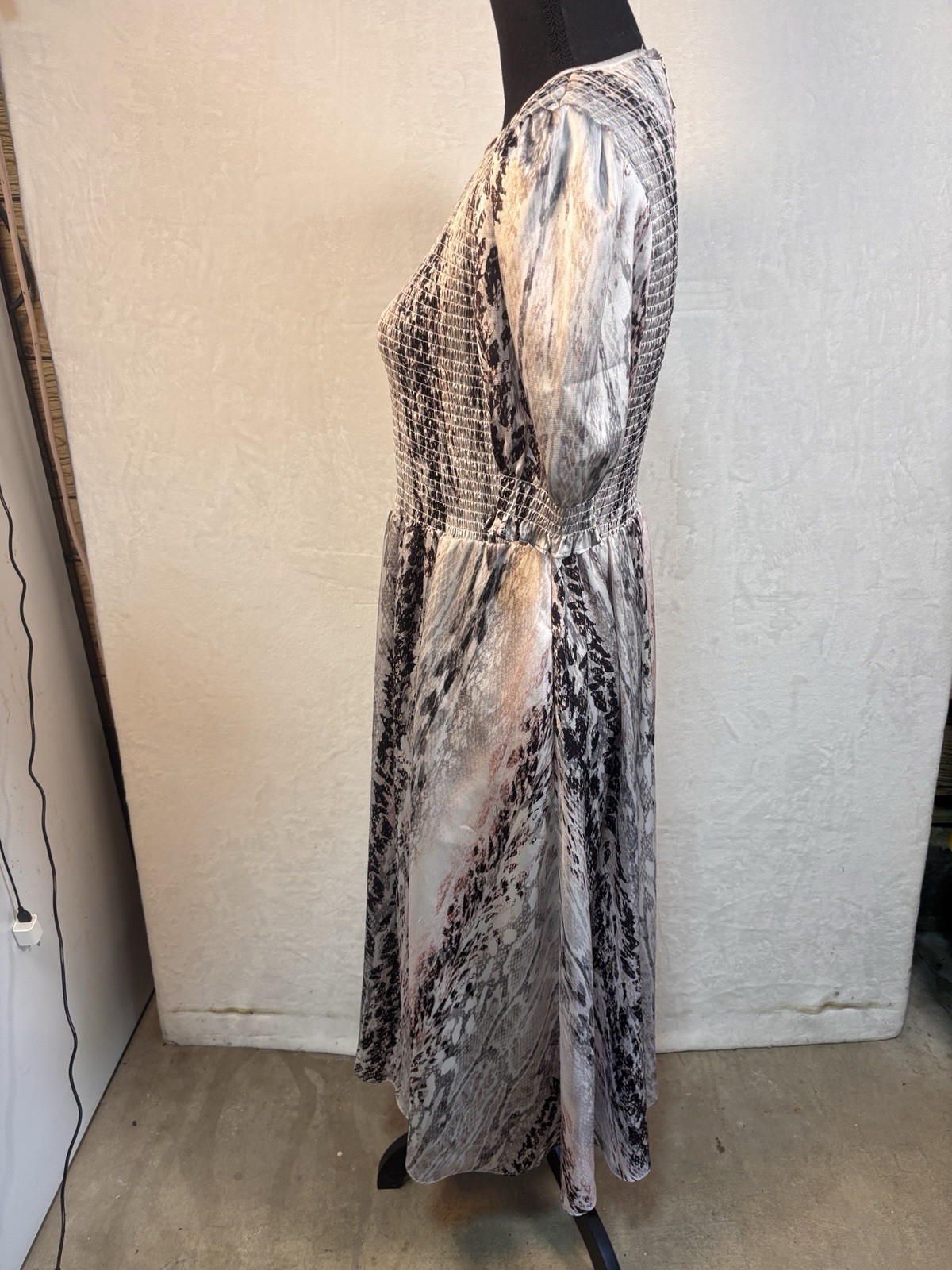 Ted Baker Halomah Snake Print Smocked Midi Dress Size 3 (US 8) Mint