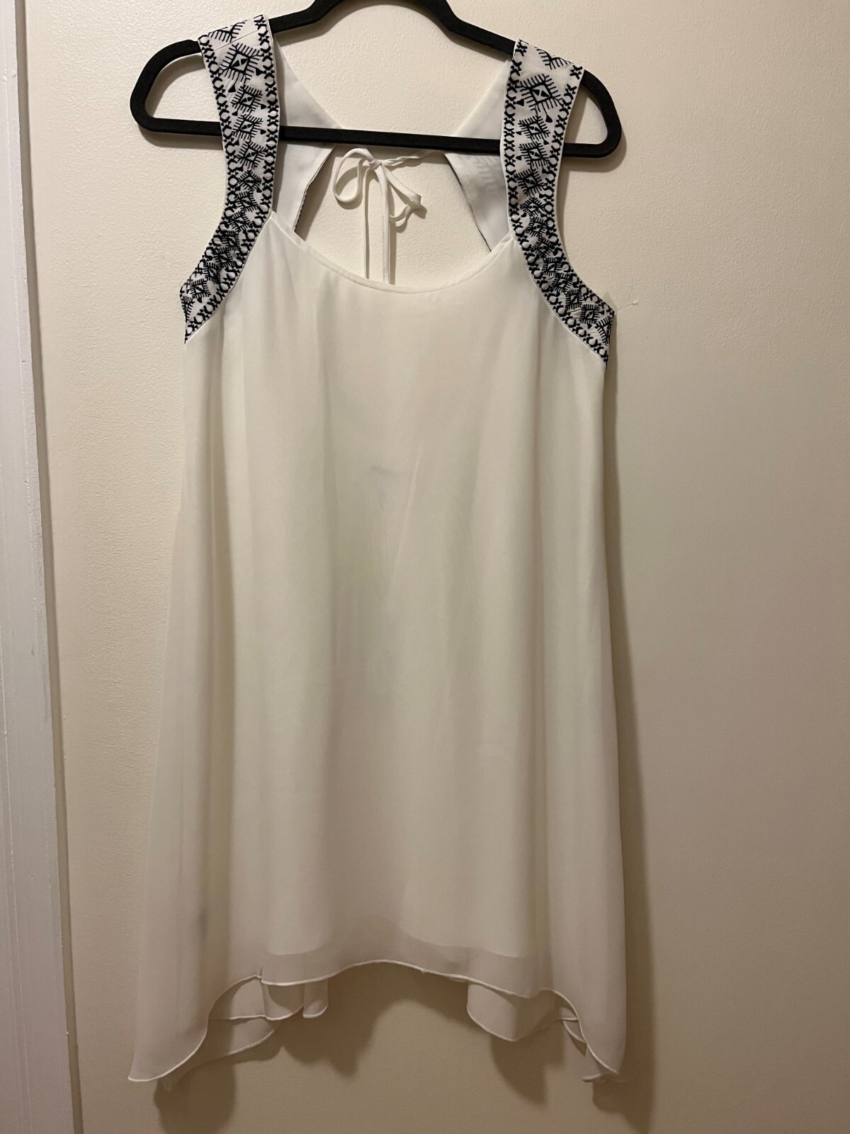 BCBGeneration Women’s Embroidered Yoke Dress Color White Size S NWT
