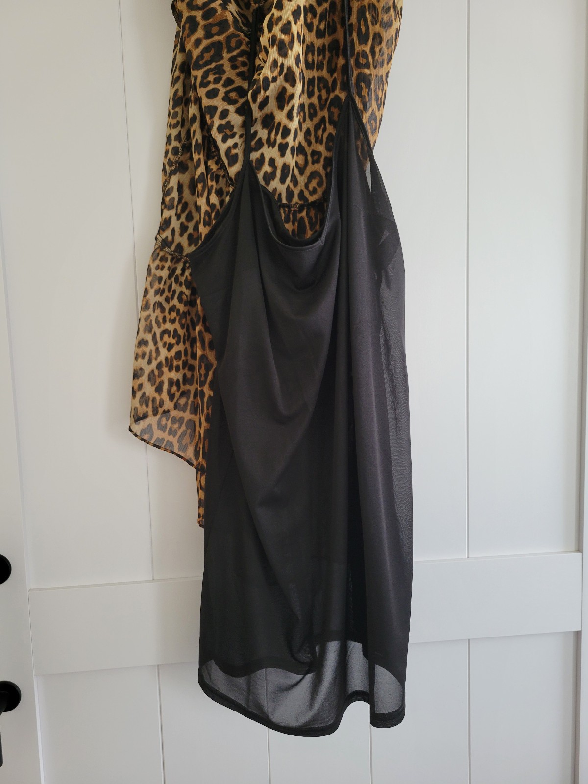 H&M Leopard Print Tiered Mini Dress – Boho Long Sleeve V-Neck, Size Medium