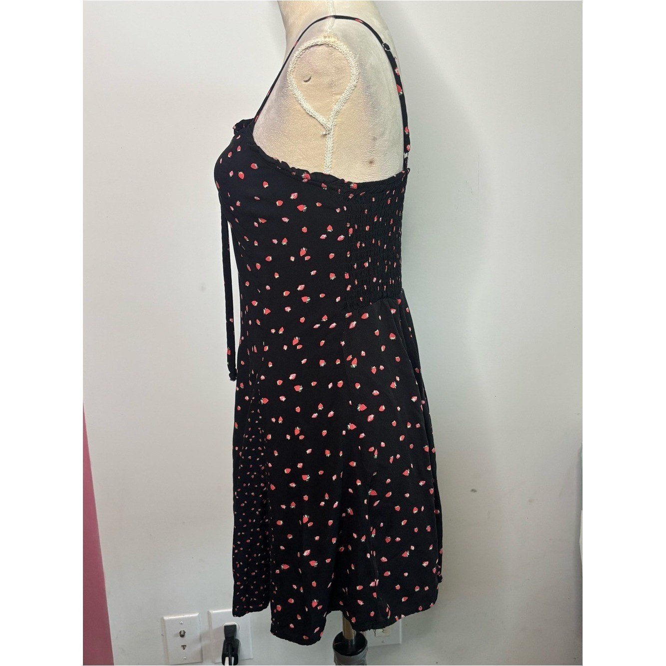 Wild Fable Black Strawberry Print Smocked Sundress Medium Summer Mini Dress