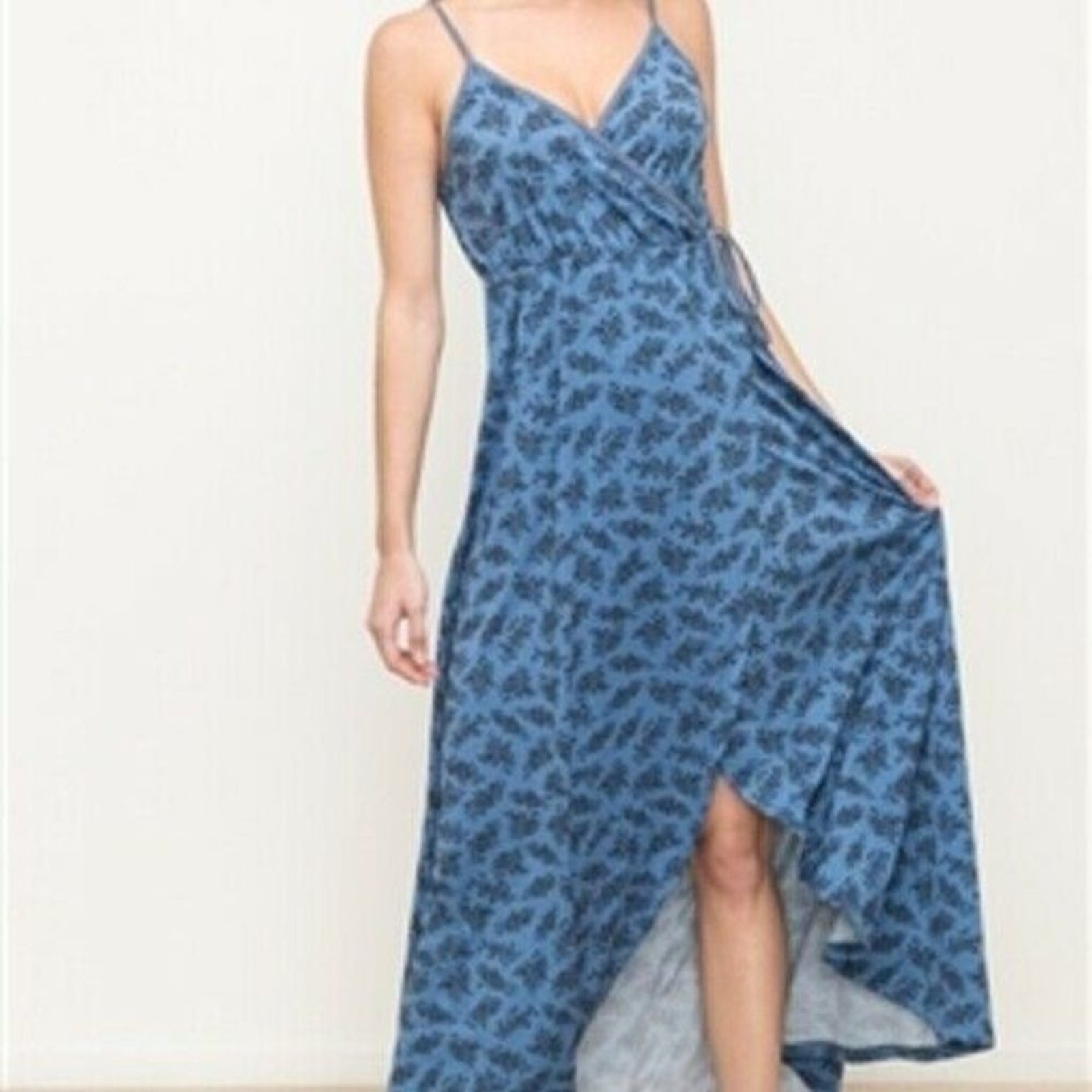 NEW Hem & Thread Feminine Ruffle Sundress Blue Button Tie Wrap Maxi Dress Medium