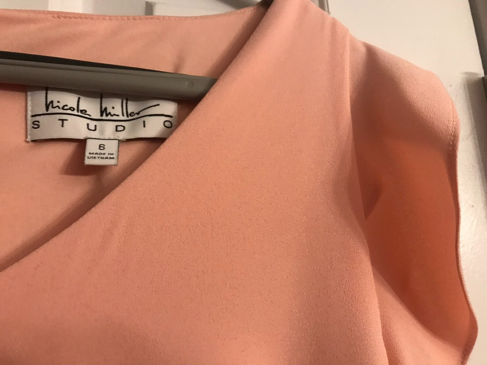 NWT Nicole Miller Womens V-Neck Front Ruffle Sides Peach Dress, 6! MSRP$78.00