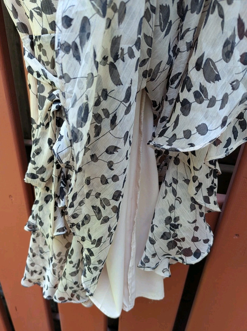 Saints + Secrets Ruffle Mini Dress Floral Print Cream/ Black Size Large **Flawed