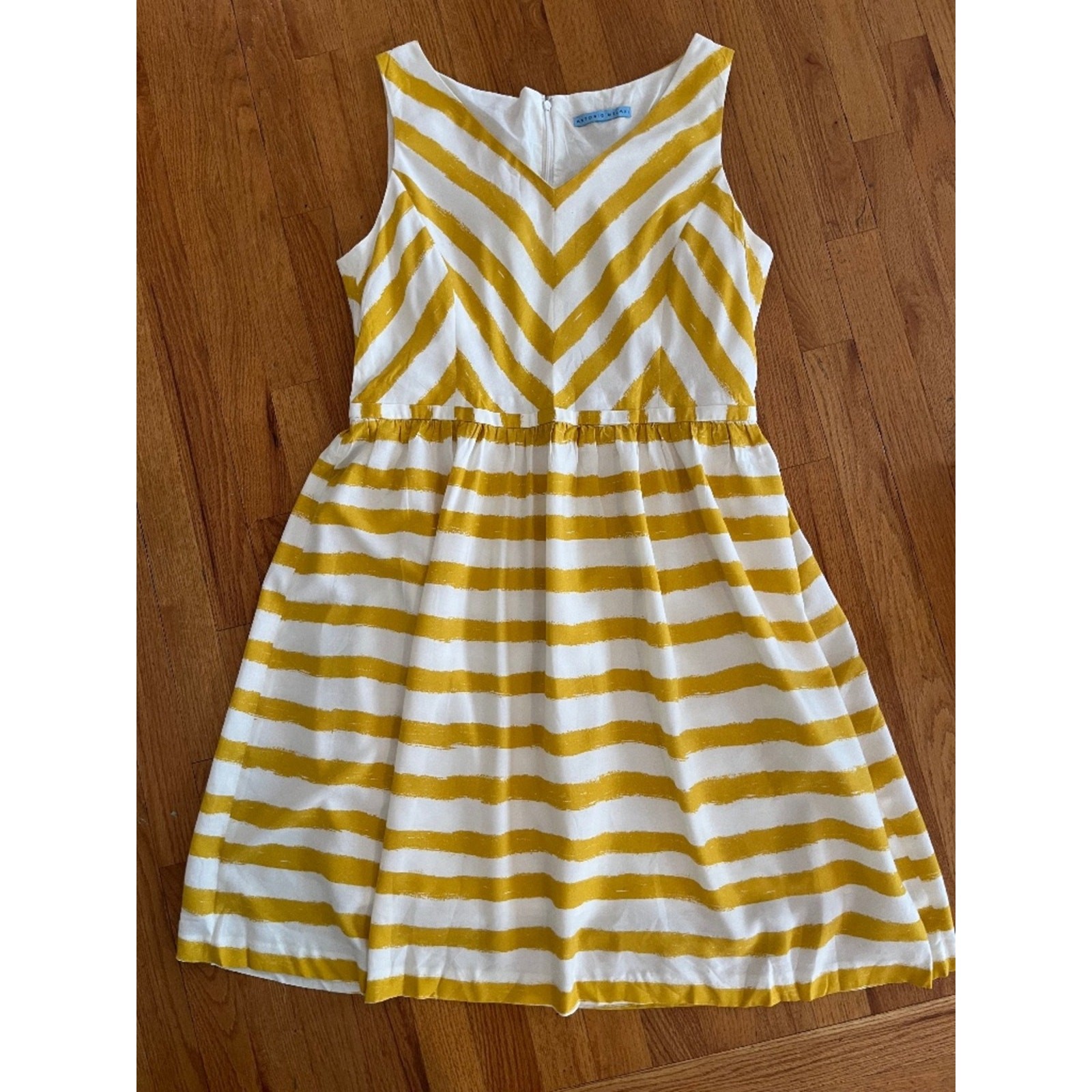 Antonio Melani Yellow White Chevron Striped Sleeveless V-Neck Dress Size 14