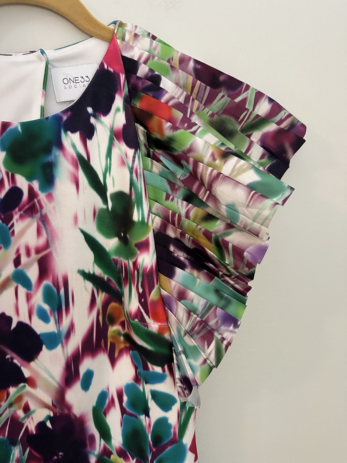 One33 Social by Badgley Mischka Mini Dress Floral Size 2 Excellent Condition