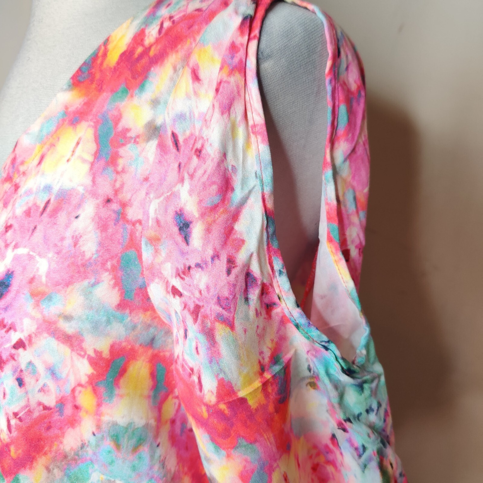 Caribbean Joe Dress Size Small Cold Shoulder Tie Dye Floral Colorful NWT