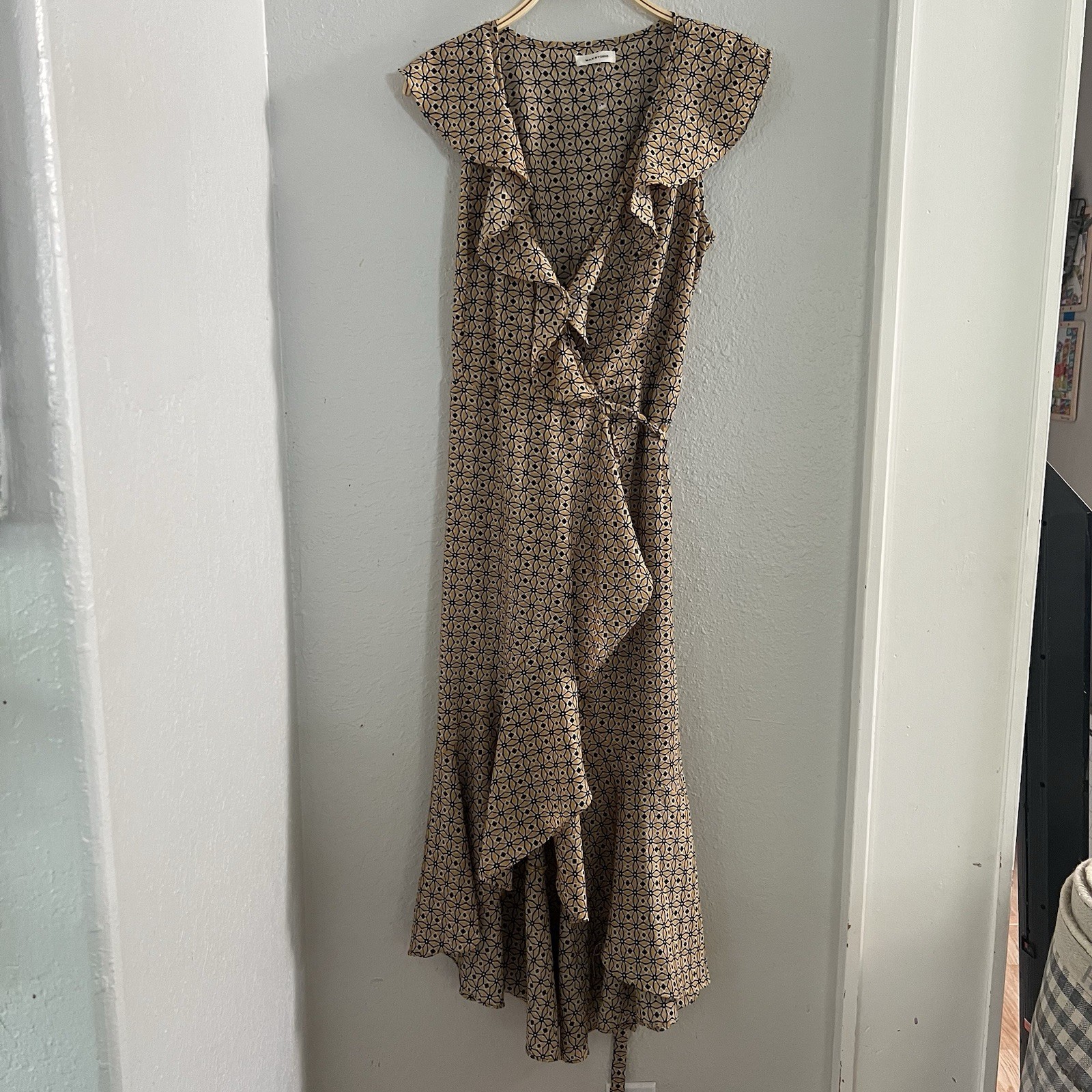 Max Studio Women’s Patterned Ruffle WrapMidi Dress geometric pattern Sz S