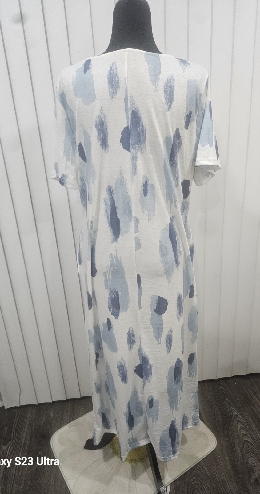 White Blue Abstract V-Neck Button Front Short Sleeve Long Shift Dress Pockets M