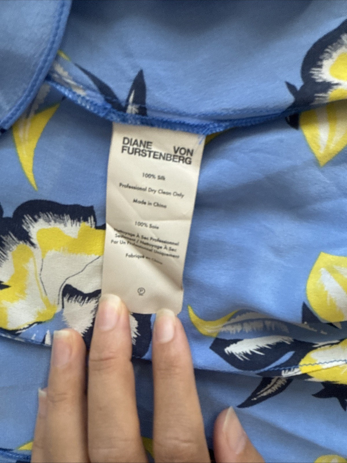 Diane Von Furstenberg 100% Silk Floral Mini Wrap Dress Size 2