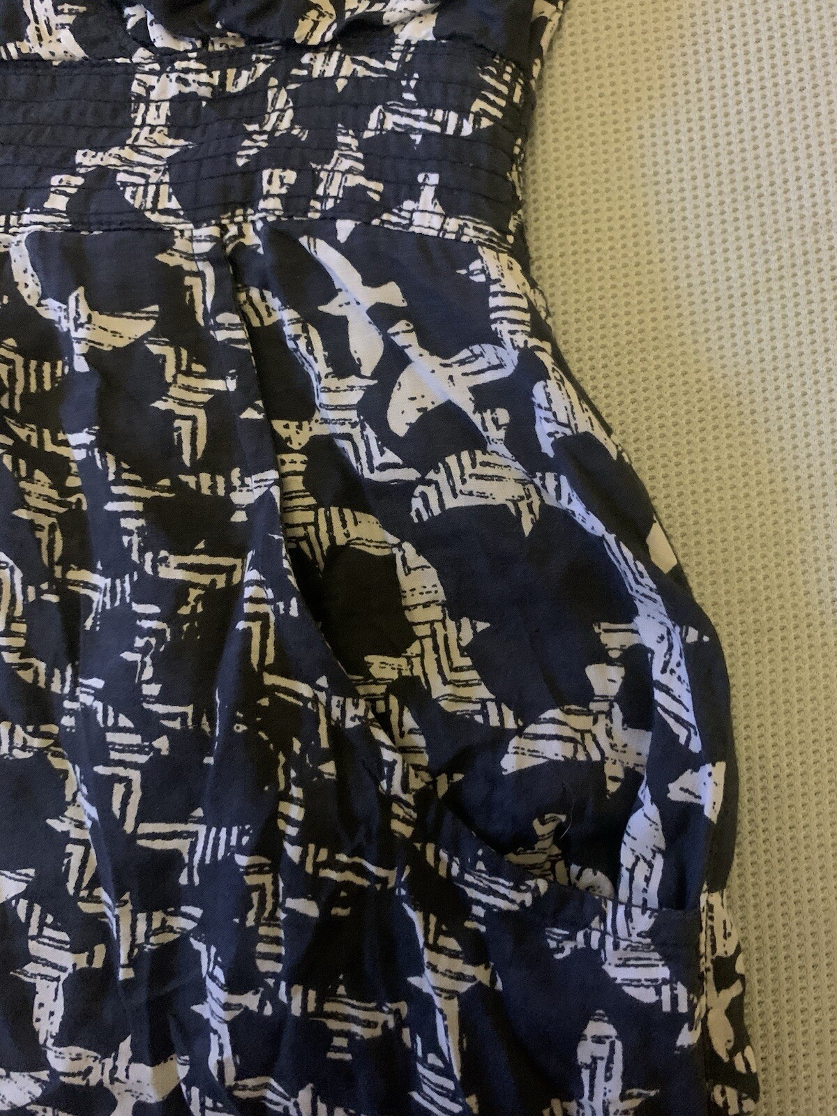 WHITE STUFF, Dark Moonlight-Dove Print-V Neck-Short Sleeve-Lined-Dress. Size 8