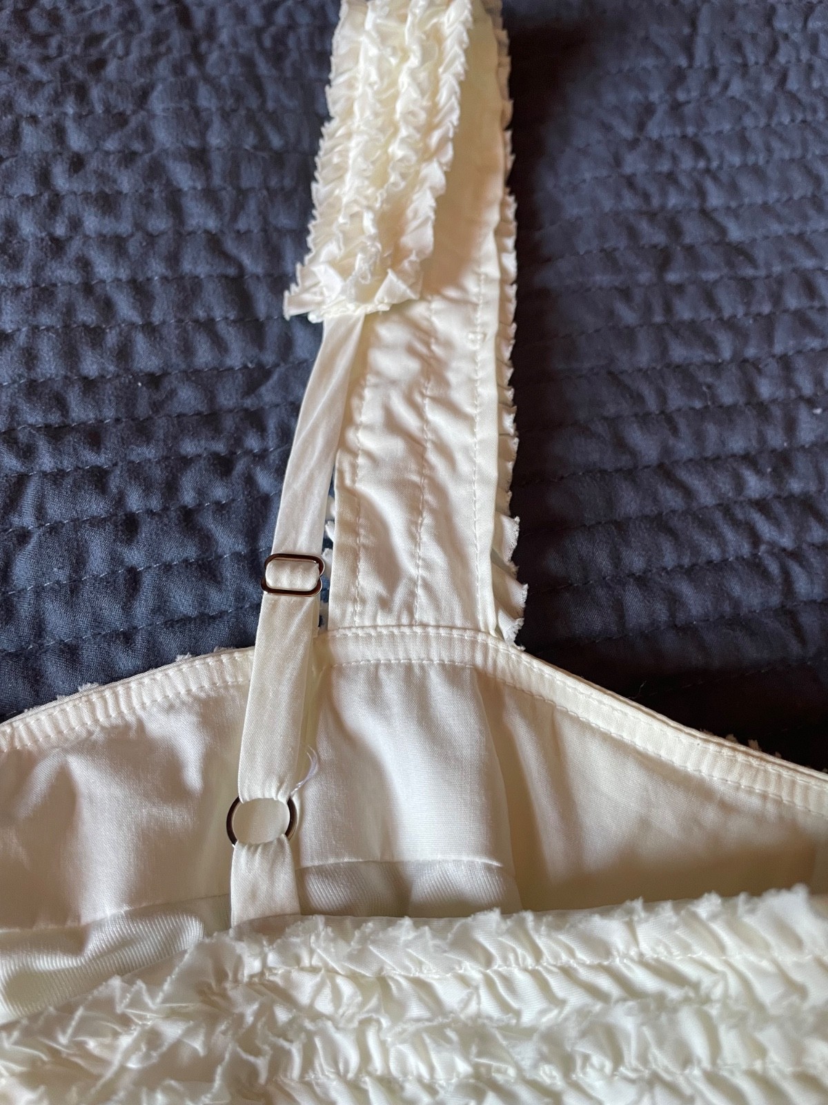 BCBGMAXAZRIA Bubble Hem Dress Size Ivory Ruffles XS