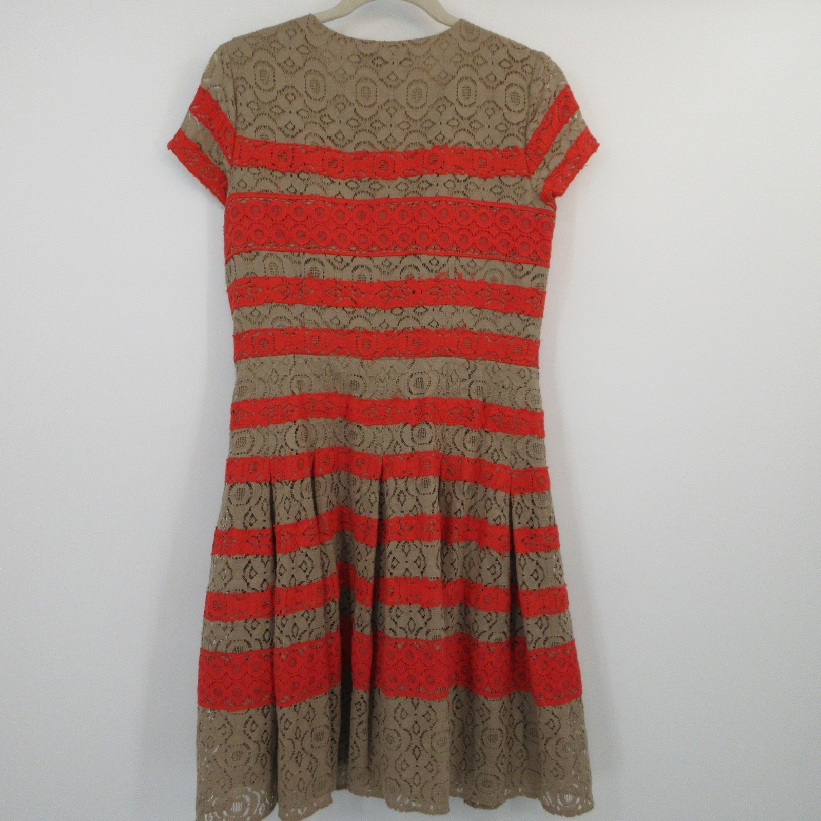 BCBGMAXAZRIA Taupe Coral Lace Striped Fit Flare Dress Size 6 Garden Romantic Mod