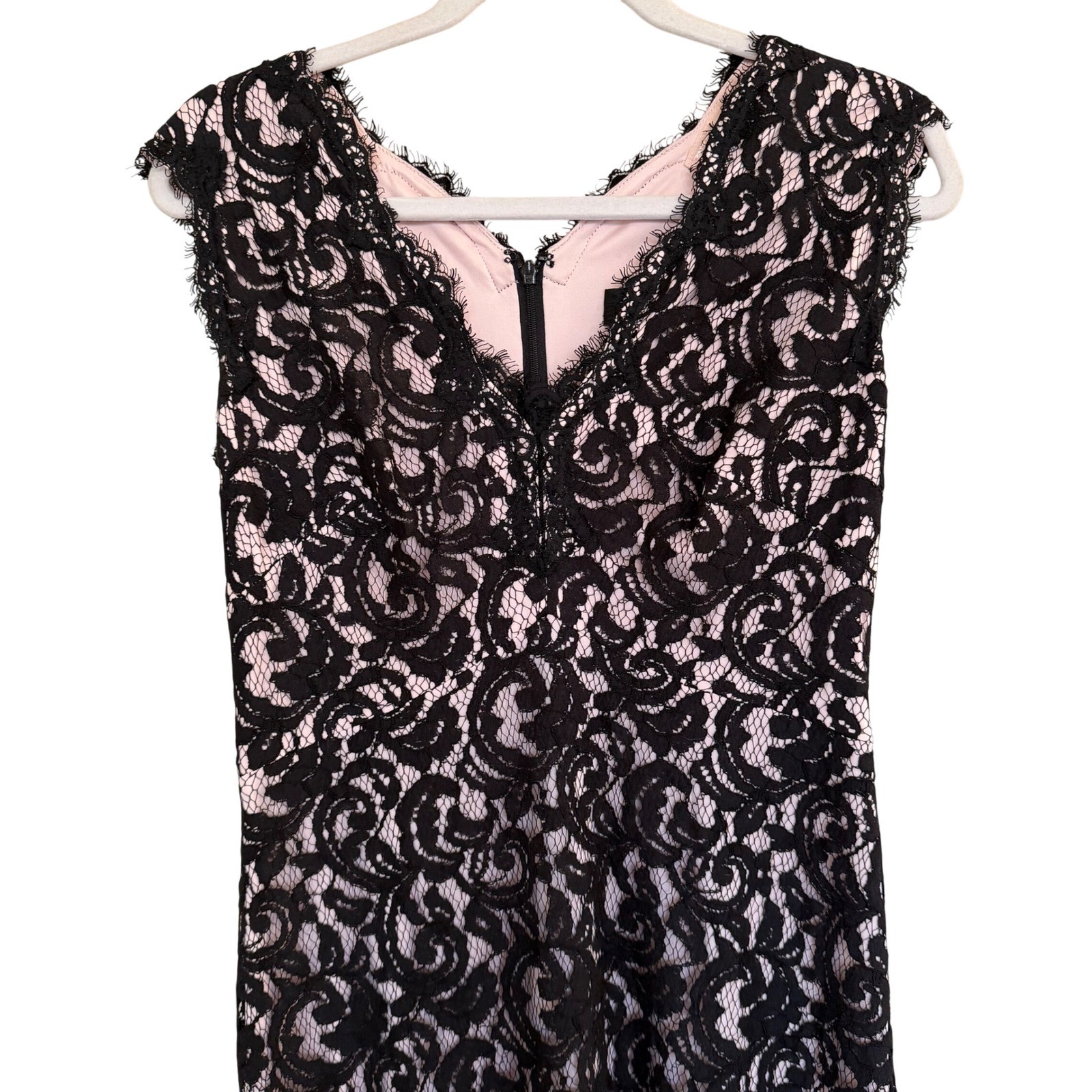 Tadashi Shoji Black Lace V-Neck Full Length Gown Size 6 Cap Sleeve Back Zip