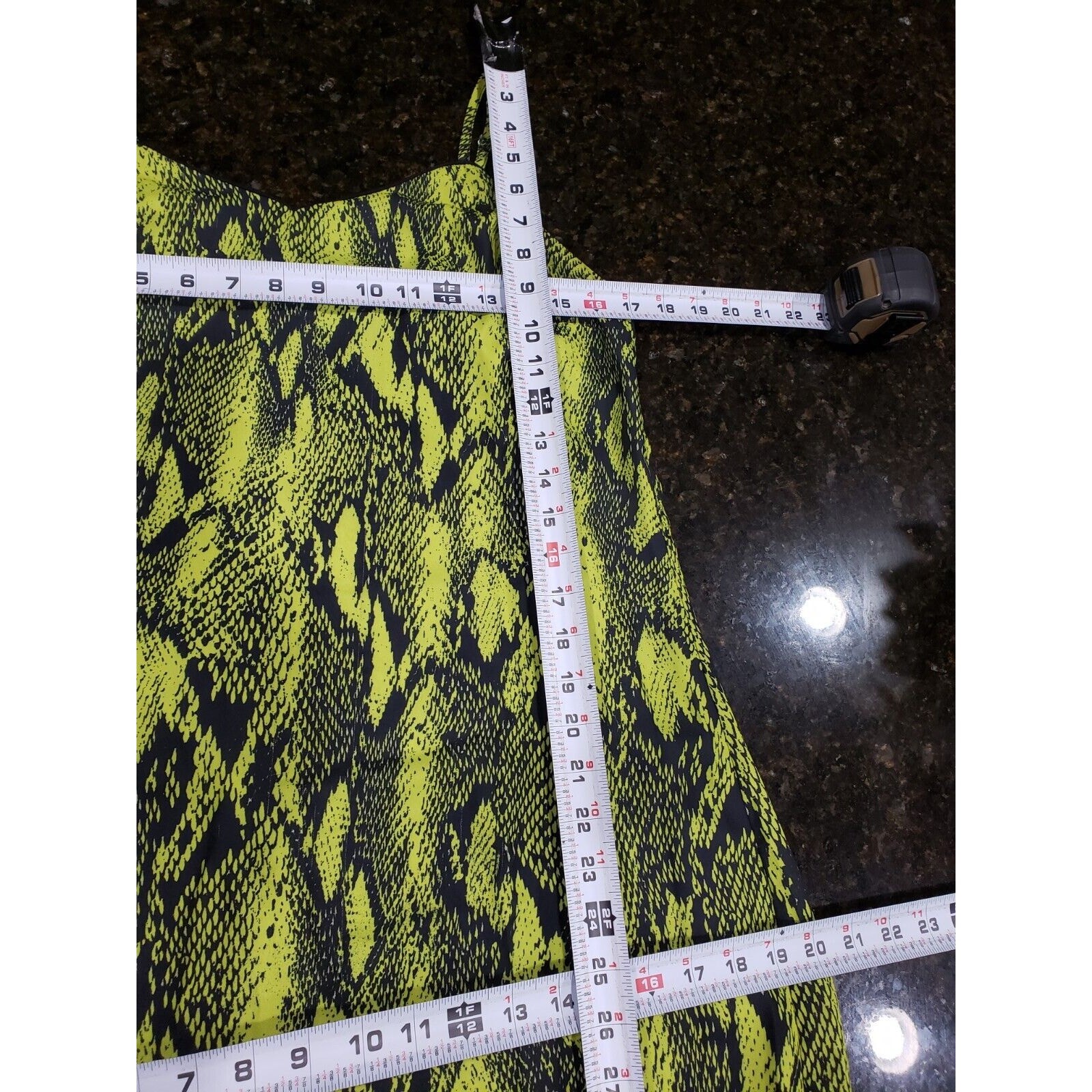 Sans Souci Green Snake Print Polyester V-Neck Sleeveless Knee Length Dress Large