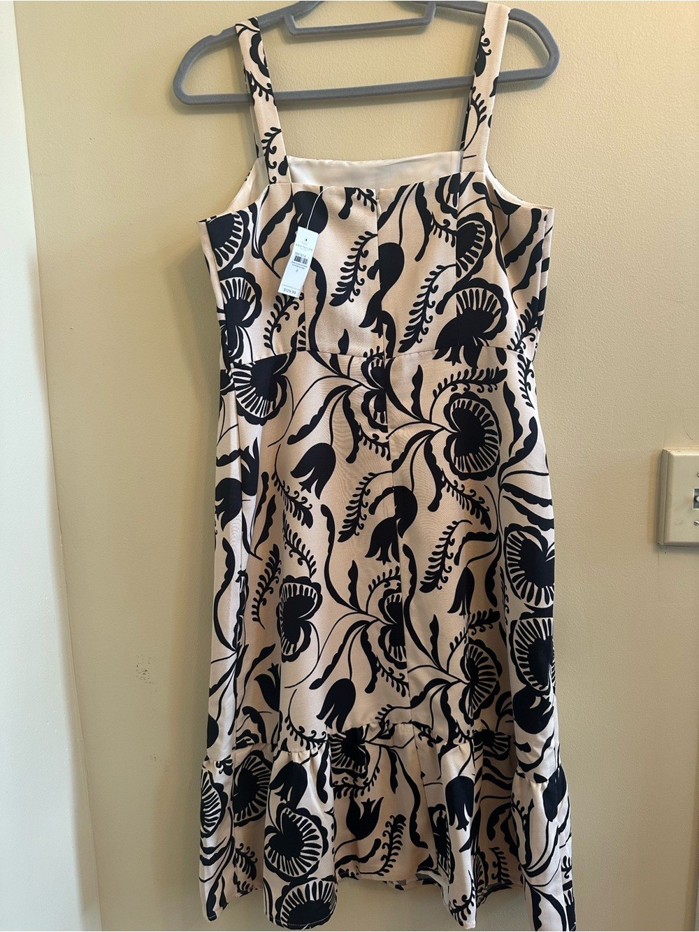 Ann Taylor Beige and Black Floral A-Line Dress with Ruffle at Bottom Size 8