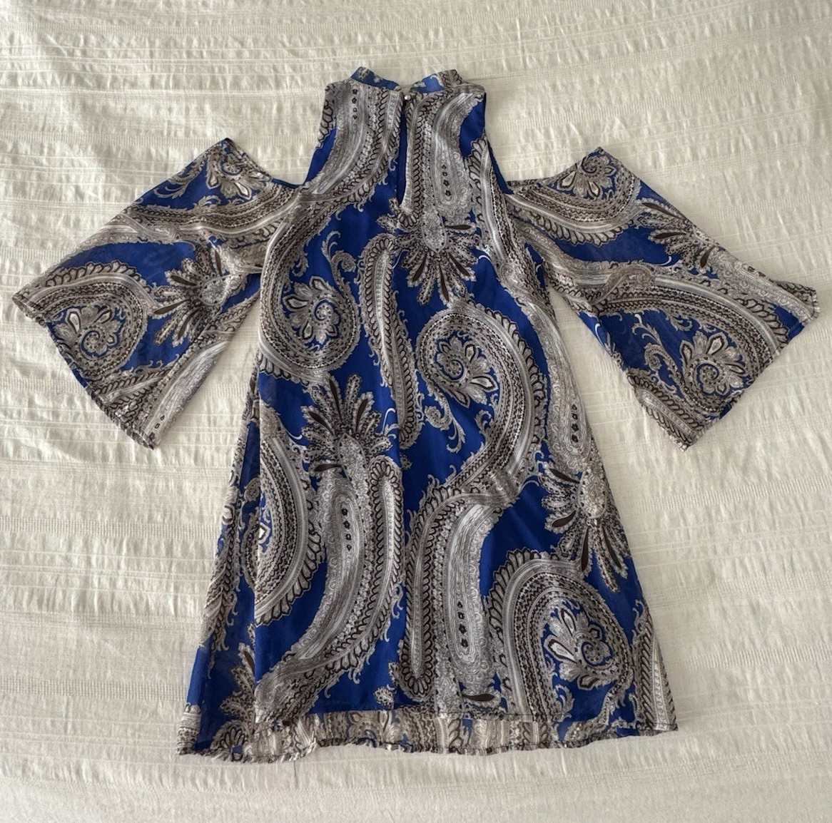 Everly Women’s Blue/White Paisley Mock Neck Cold Shoulder Chiffon Dress S