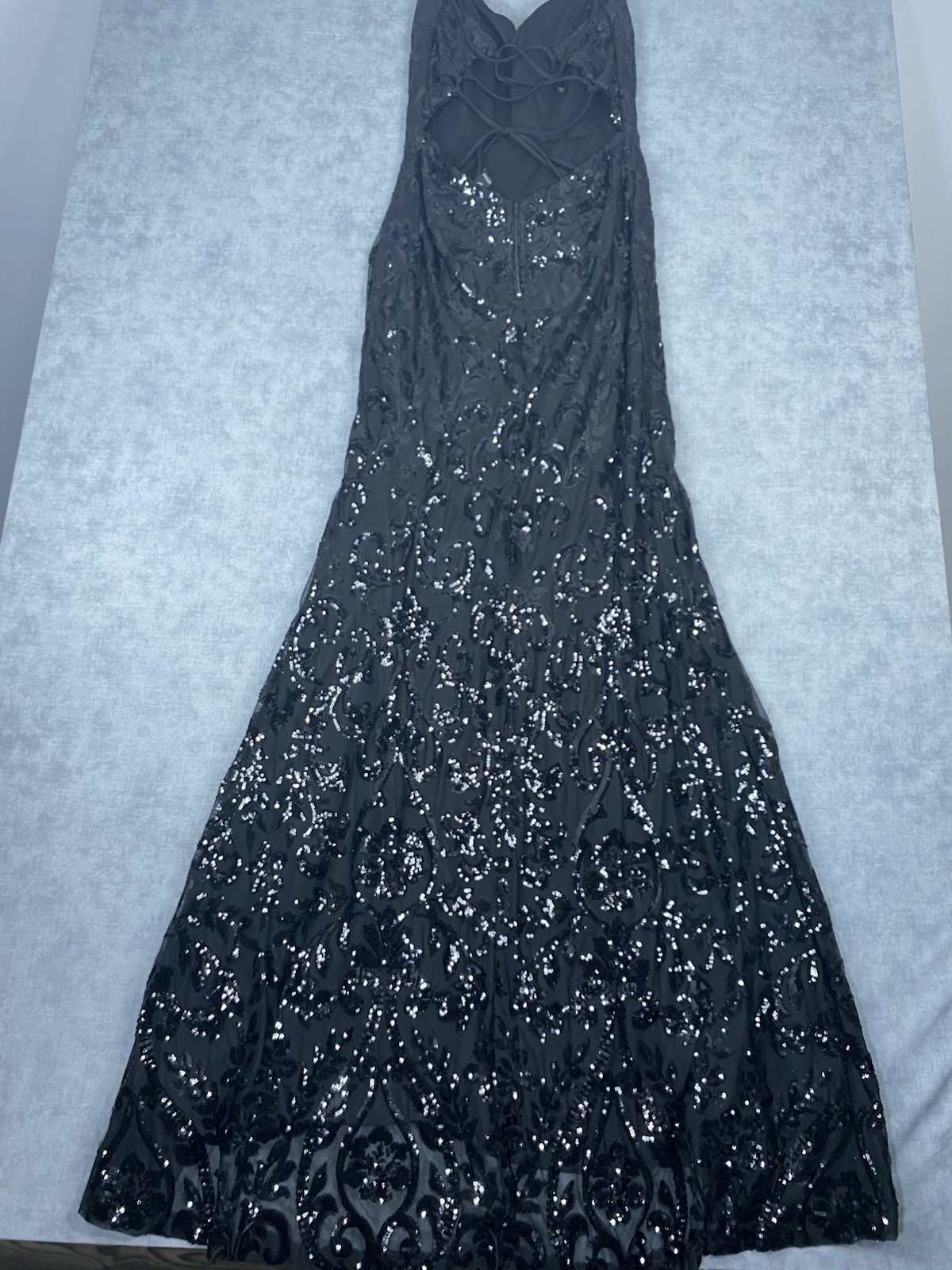 Windsor Black Sequin Halter Mermaid Formal Gown Dress Open Back Slit Size Large