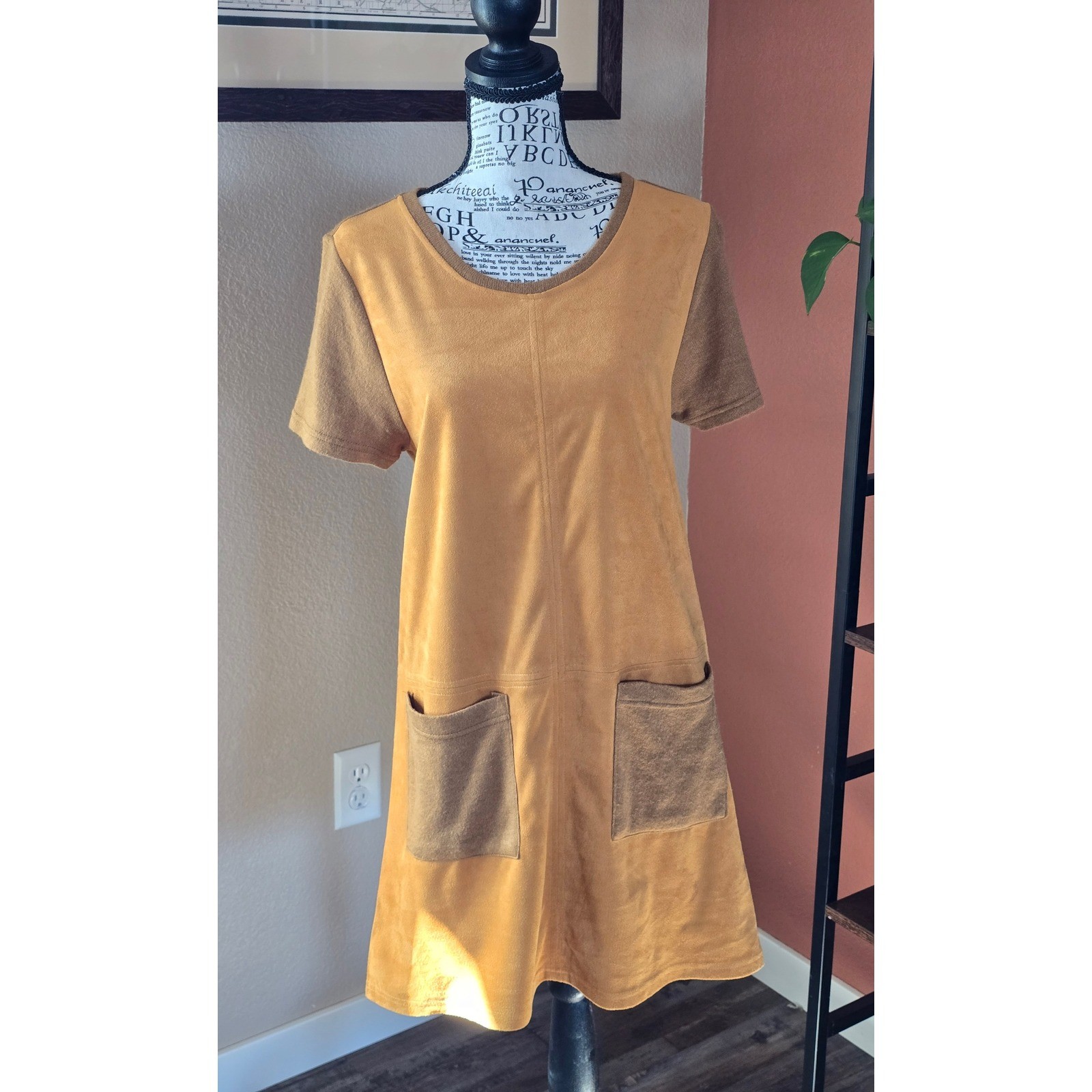 Grifflin Paris Faux Suede Shift Dress Tunic Short Sleeve Pocketed Size L