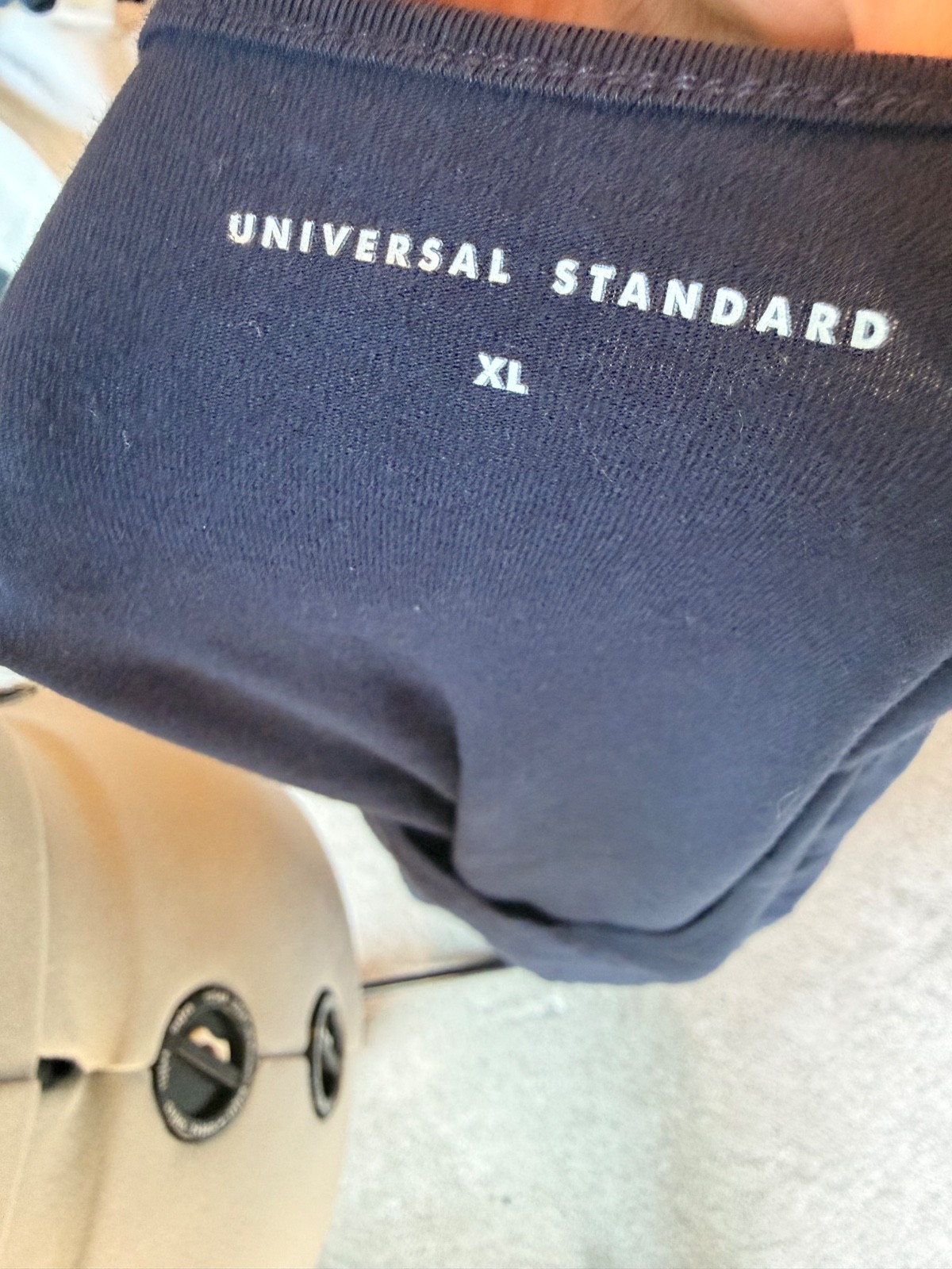 Universal Standard Black Short Sleeve V-Neck Geneva Dress (XL – 26-28)