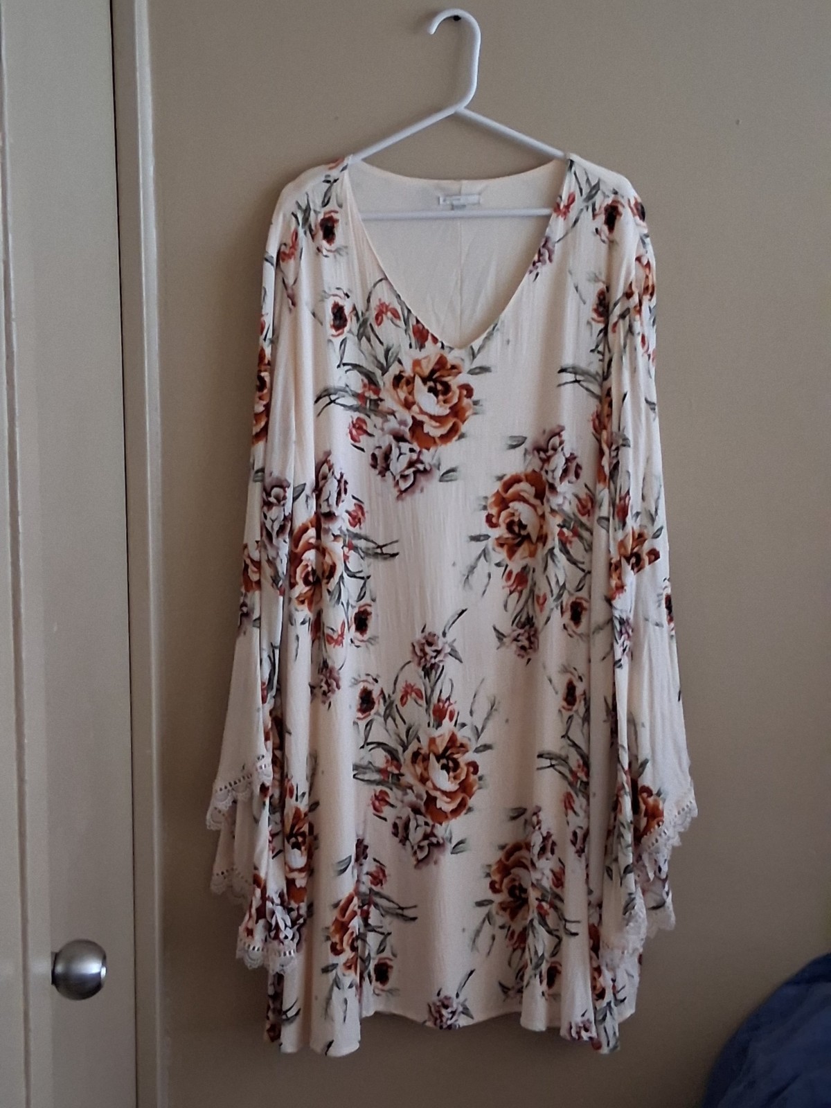 EST 1946- Beige Floral Dress sz 26/28W