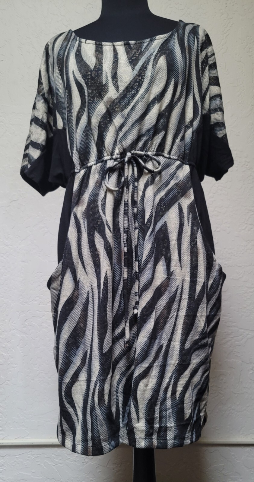 Womens 3X Black/Multi-Color Shortsleeve Dress With Pockets By Delirious Of LA