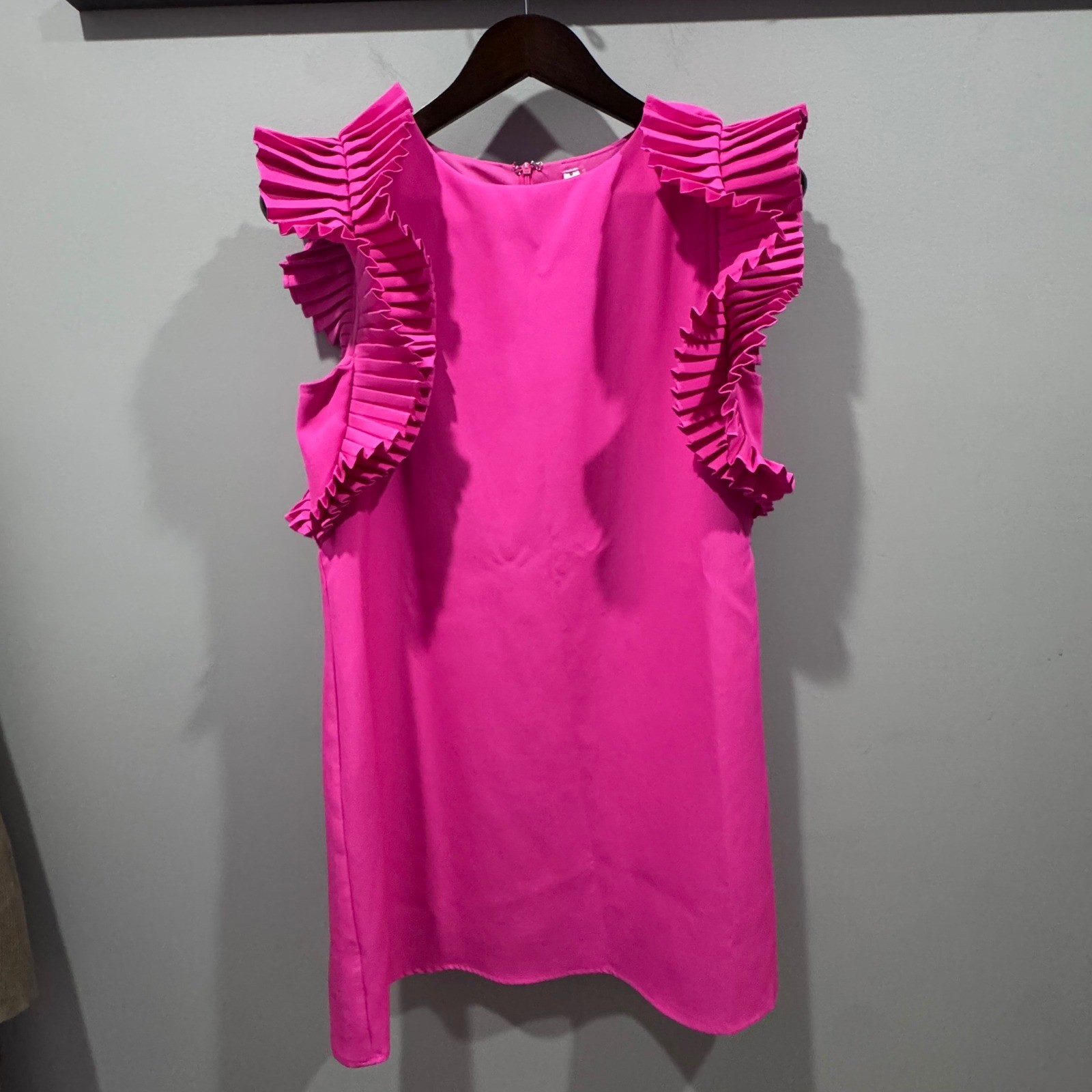 GLAM Ruffle Sleeve Mini Dress Womens Medium Hot Pink EUC Pleated Shift Lined