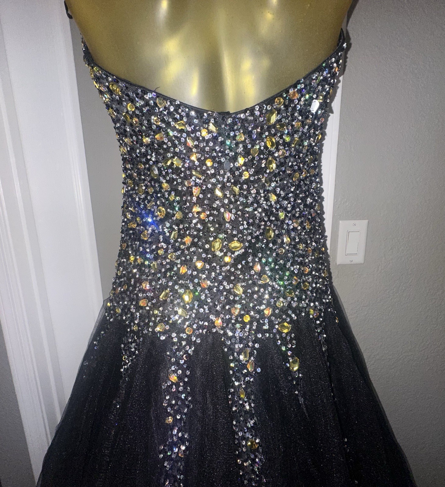 Jovani Formal Dress Size 10 Sleeveless Beaded Black side zip RN 81120 Beautiful