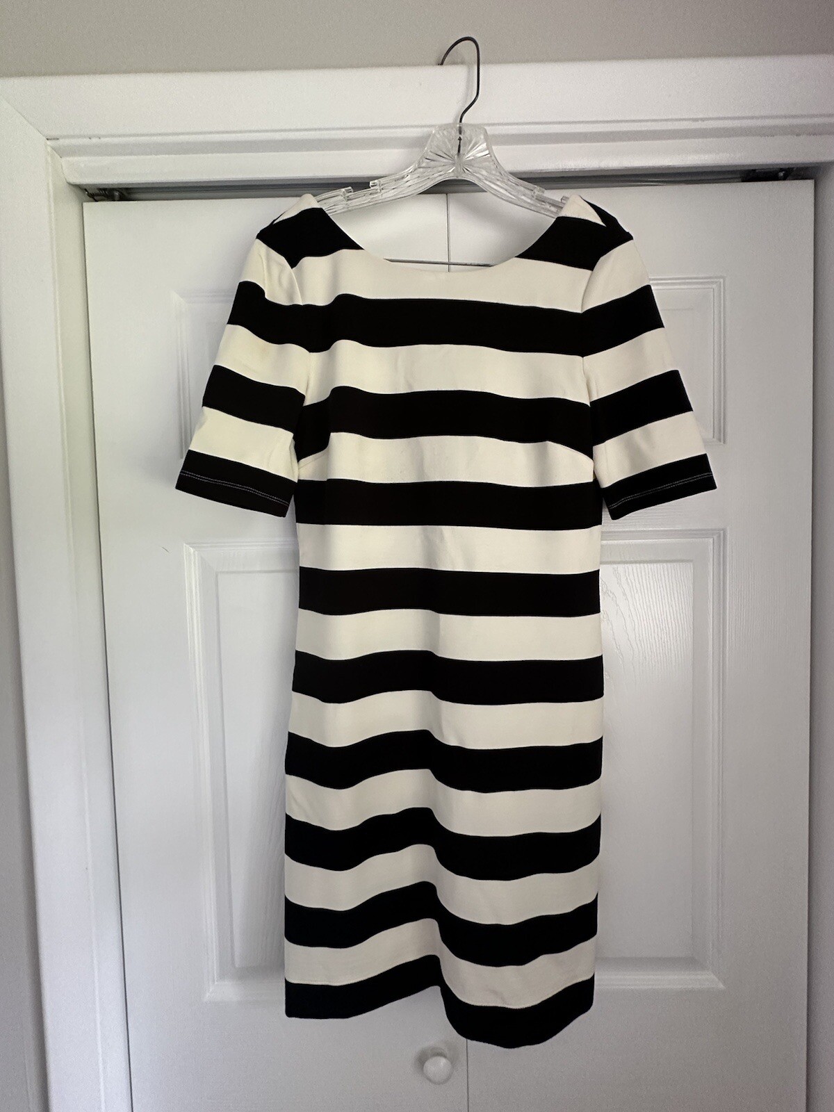 Banana Republic Dress Size 8 Black White Striped Mod Chic Preppy Modern Stretch